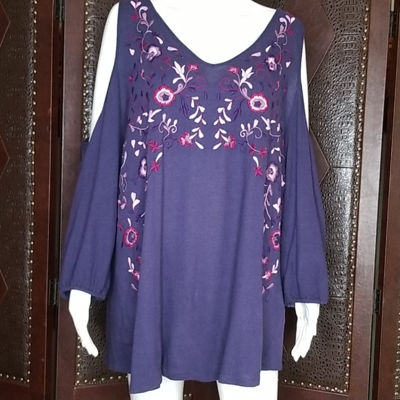 Lucky Brand Tops - Lucky Brand Navy Blue Cold Shoulder Top  3X